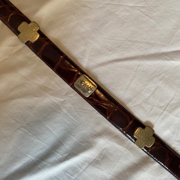 Vintage Faux Croc Dk Brown Brushed Gold Buckle & Conchos Belt, Small, Like New - Picture 8 of 9